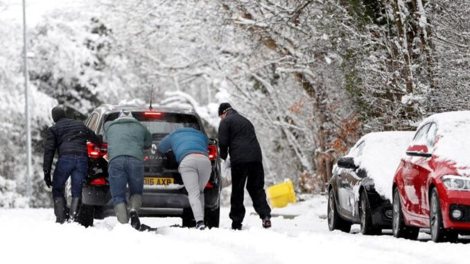 Fennakadásokat okoz a havazás Nyugat-Európában
