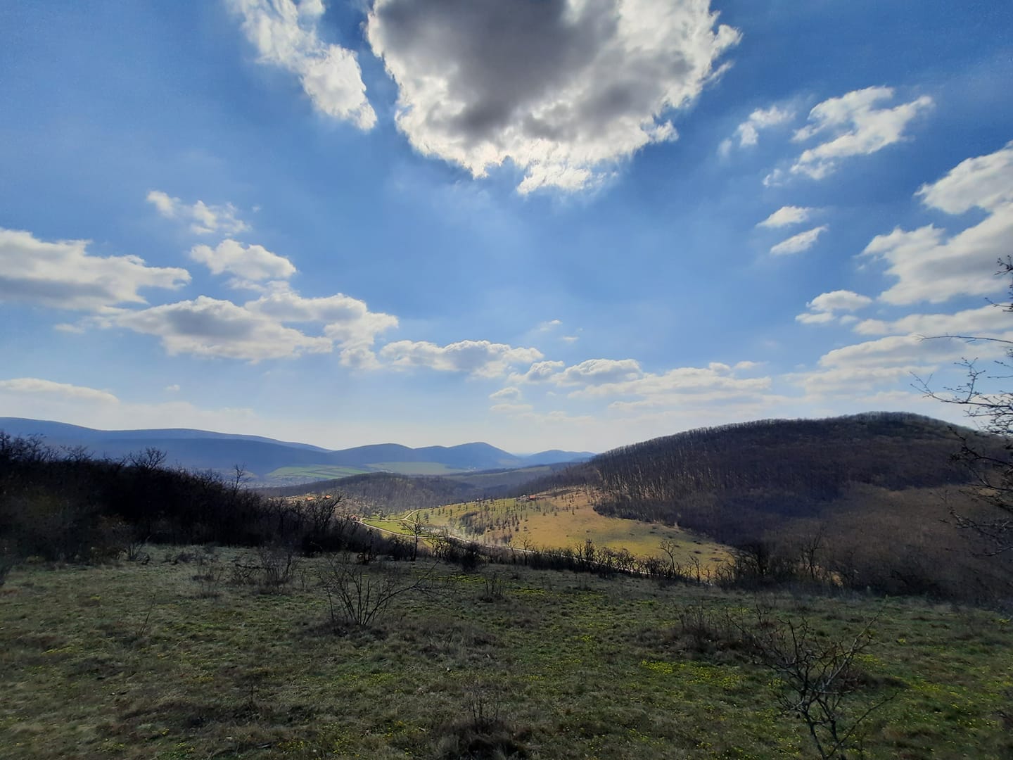 Folytatódik a többségében napos, tavaszinak mondható időjárás. Folytatódik a többségében napos, tavaszinak mondható időjárás.